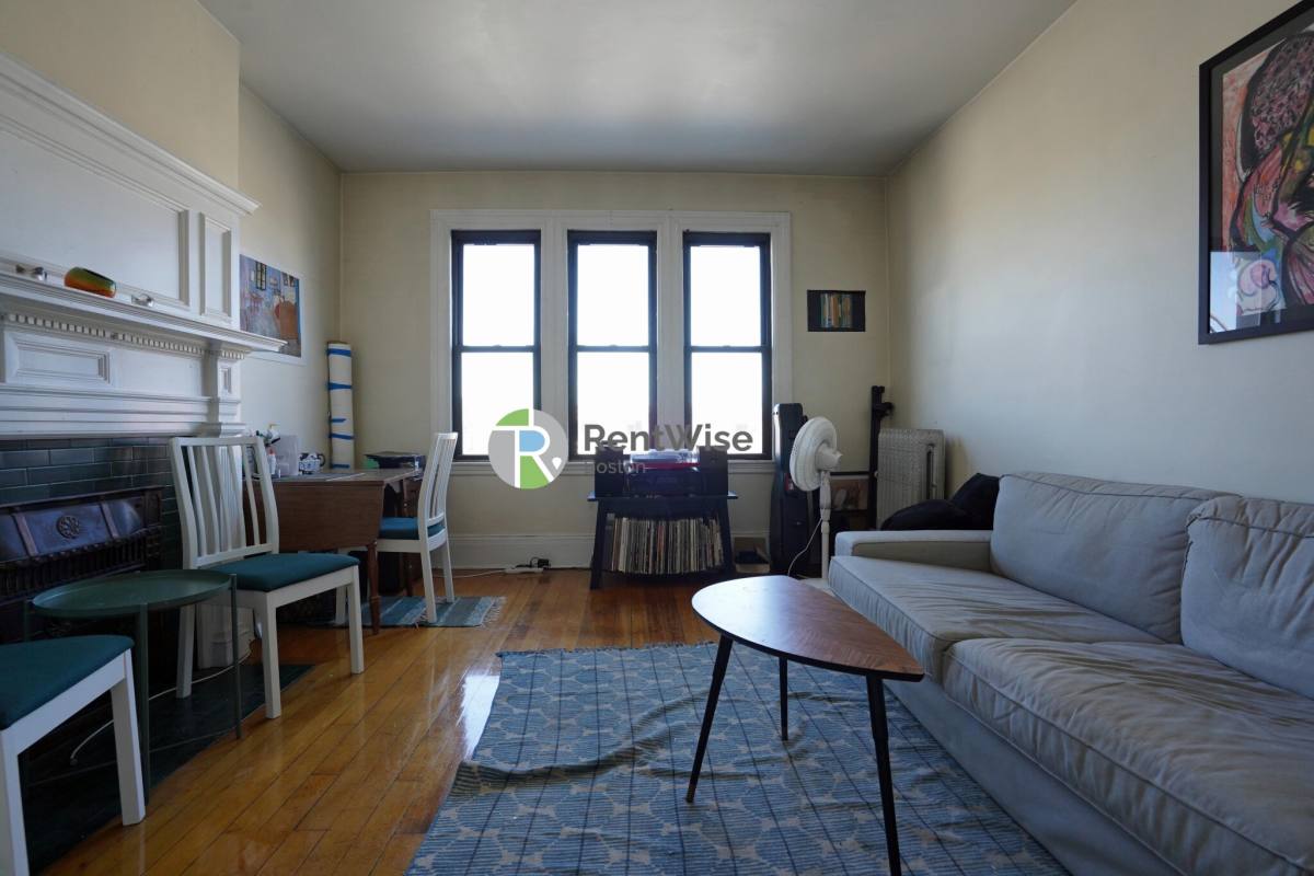 Apartment for rent at 1216 Commonwealth Ave #5, Allston, MA 02134