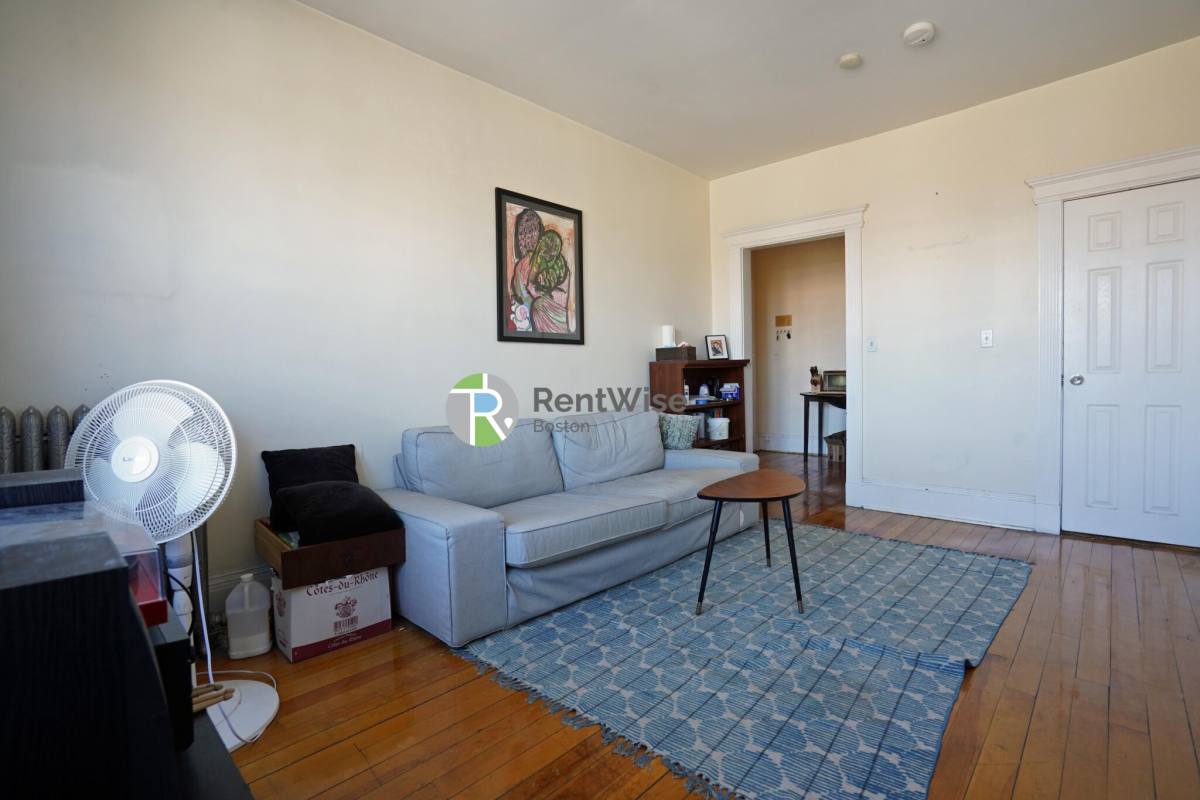 Apartment for rent at 1216 Commonwealth Ave #5, Allston, MA 02134