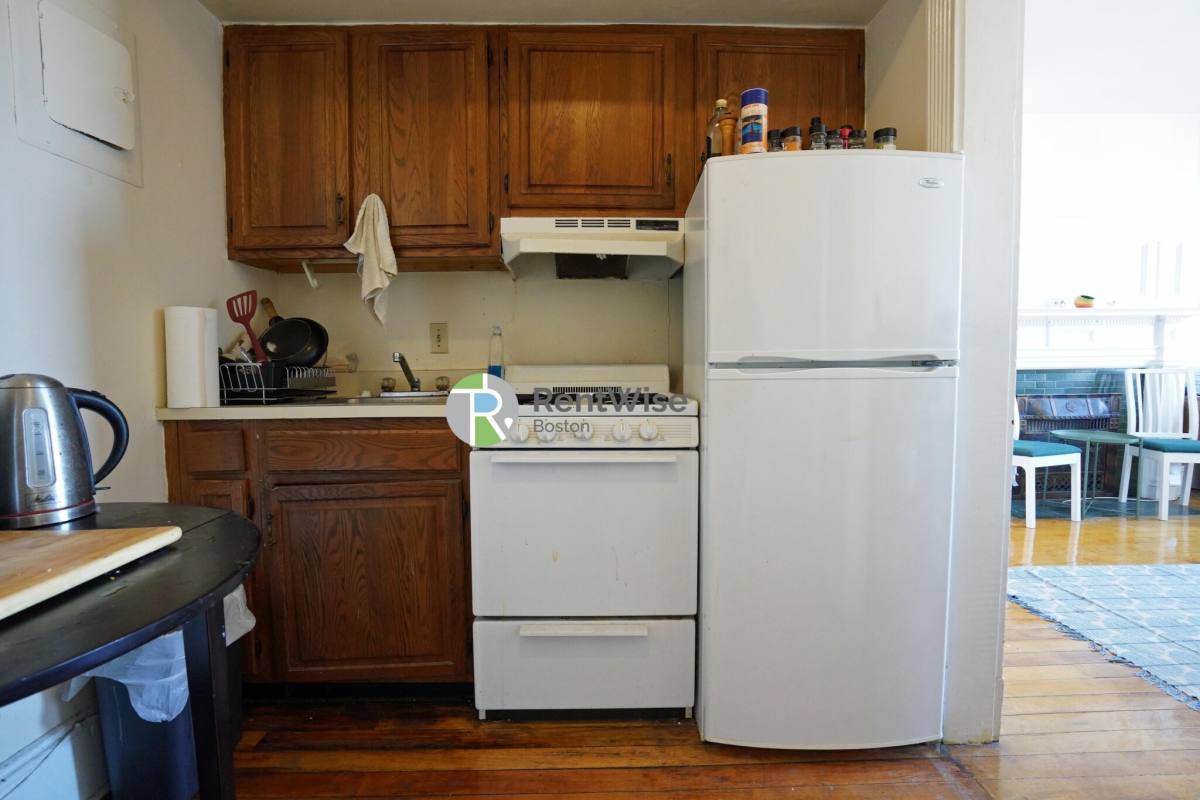 Apartment for rent at 1216 Commonwealth Ave #5, Allston, MA 02134