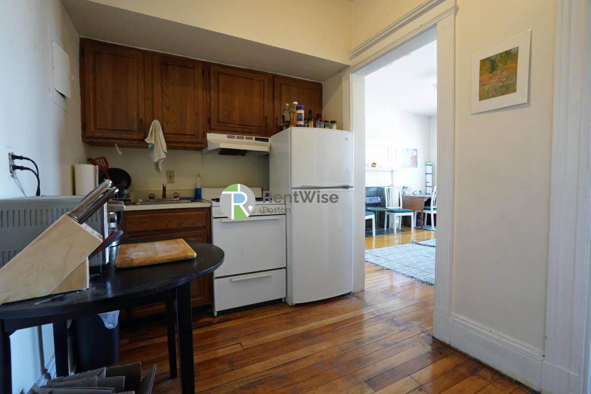 Apartment for rent at 1216 Commonwealth Ave #5, Allston, MA 02134