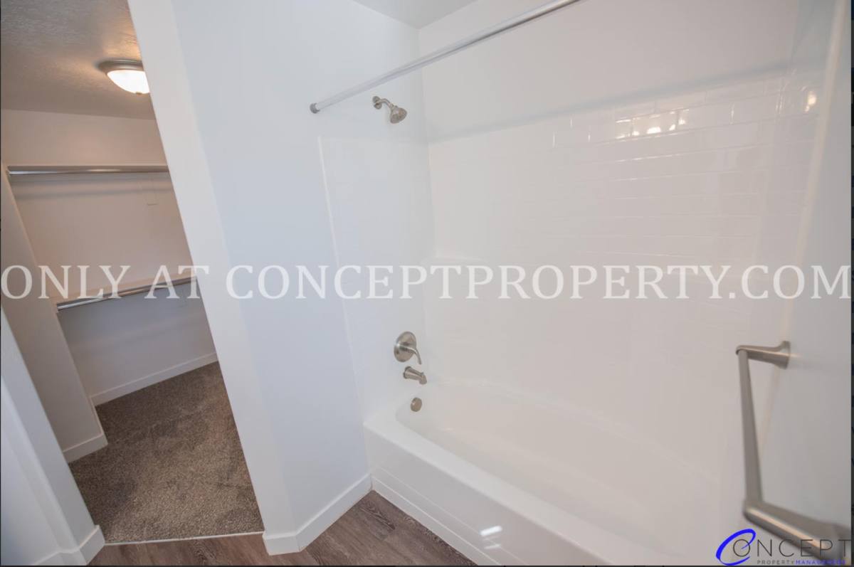 Townhouse for rent at 4999 Harvest Pointe Dr, Ogden, UT 84405