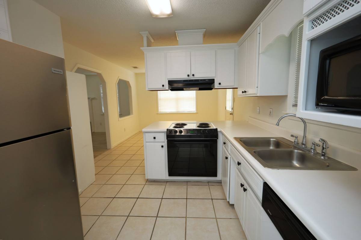 House for rent at 4220 Wilshire Dr, Valdosta, GA 31605
