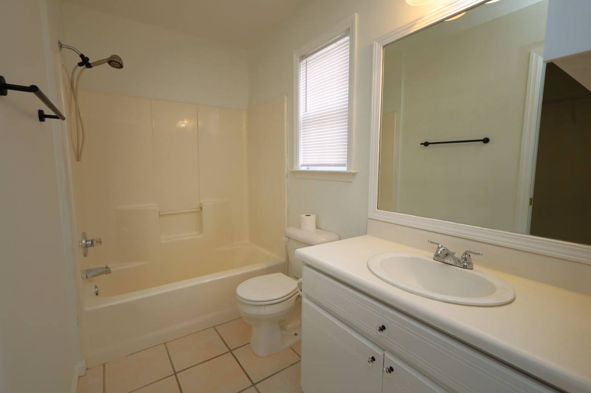 House for rent at 4220 Wilshire Dr, Valdosta, GA 31605