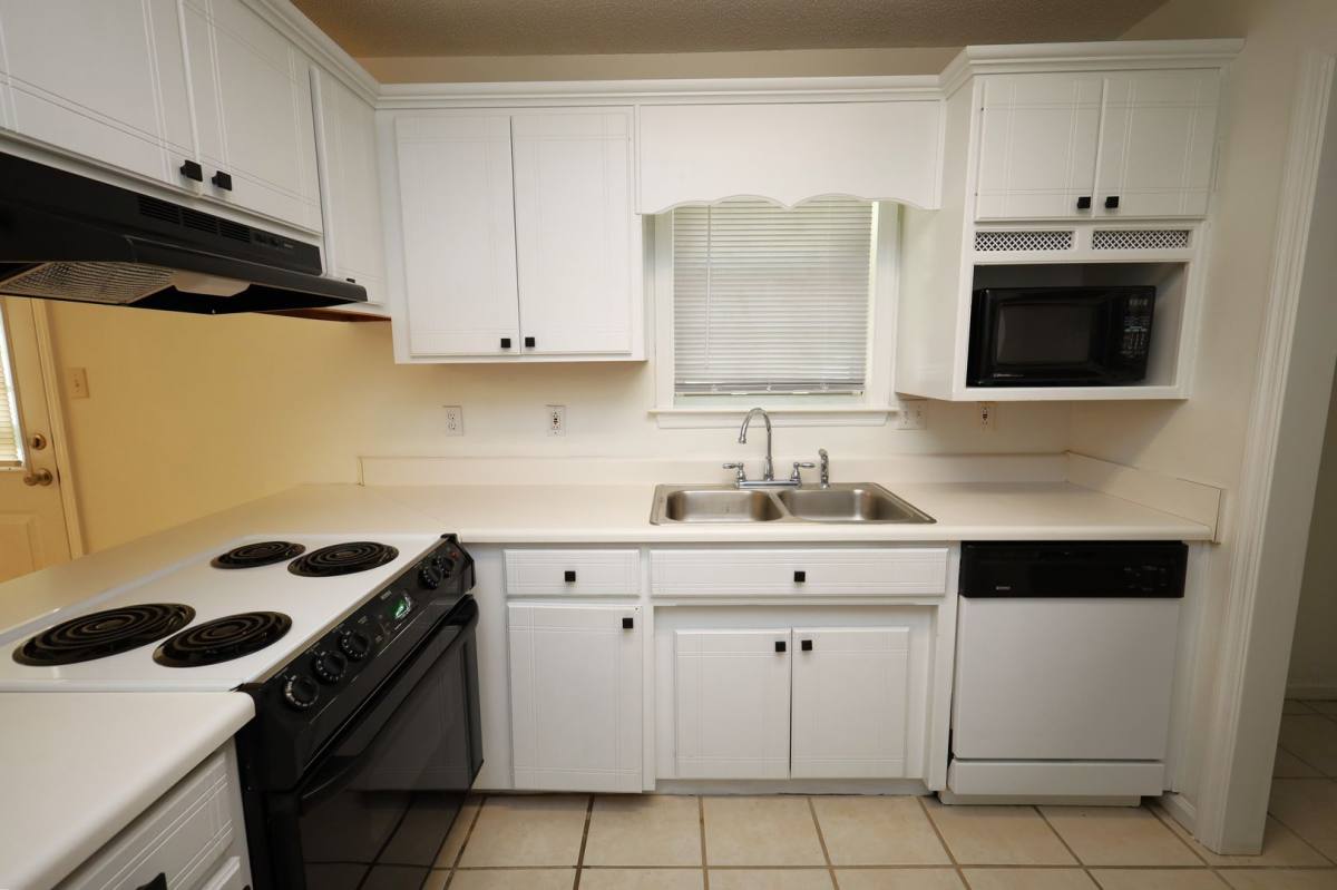 House for rent at 4220 Wilshire Dr, Valdosta, GA 31605