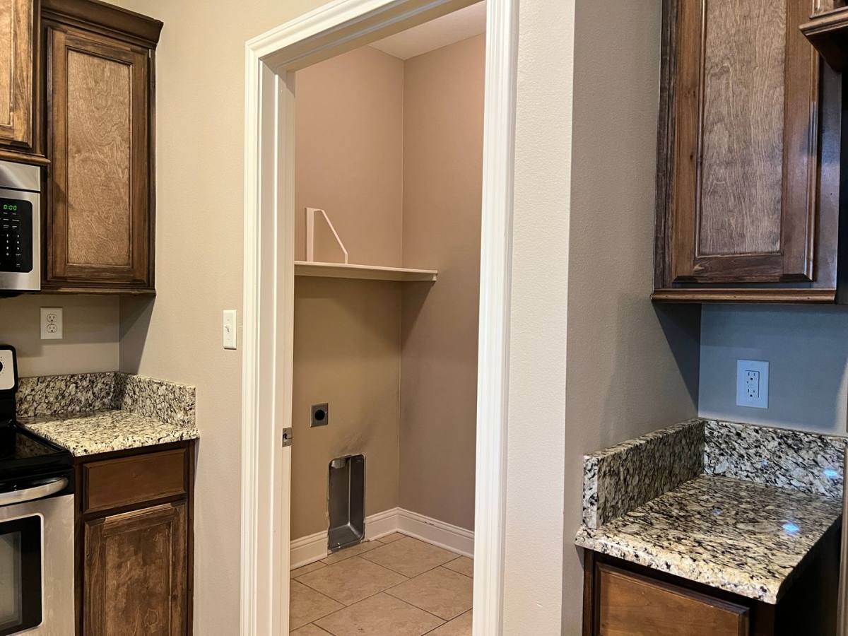 Townhouse for rent at 9100 Shadow Oak Dr, Tyler, TX 75707