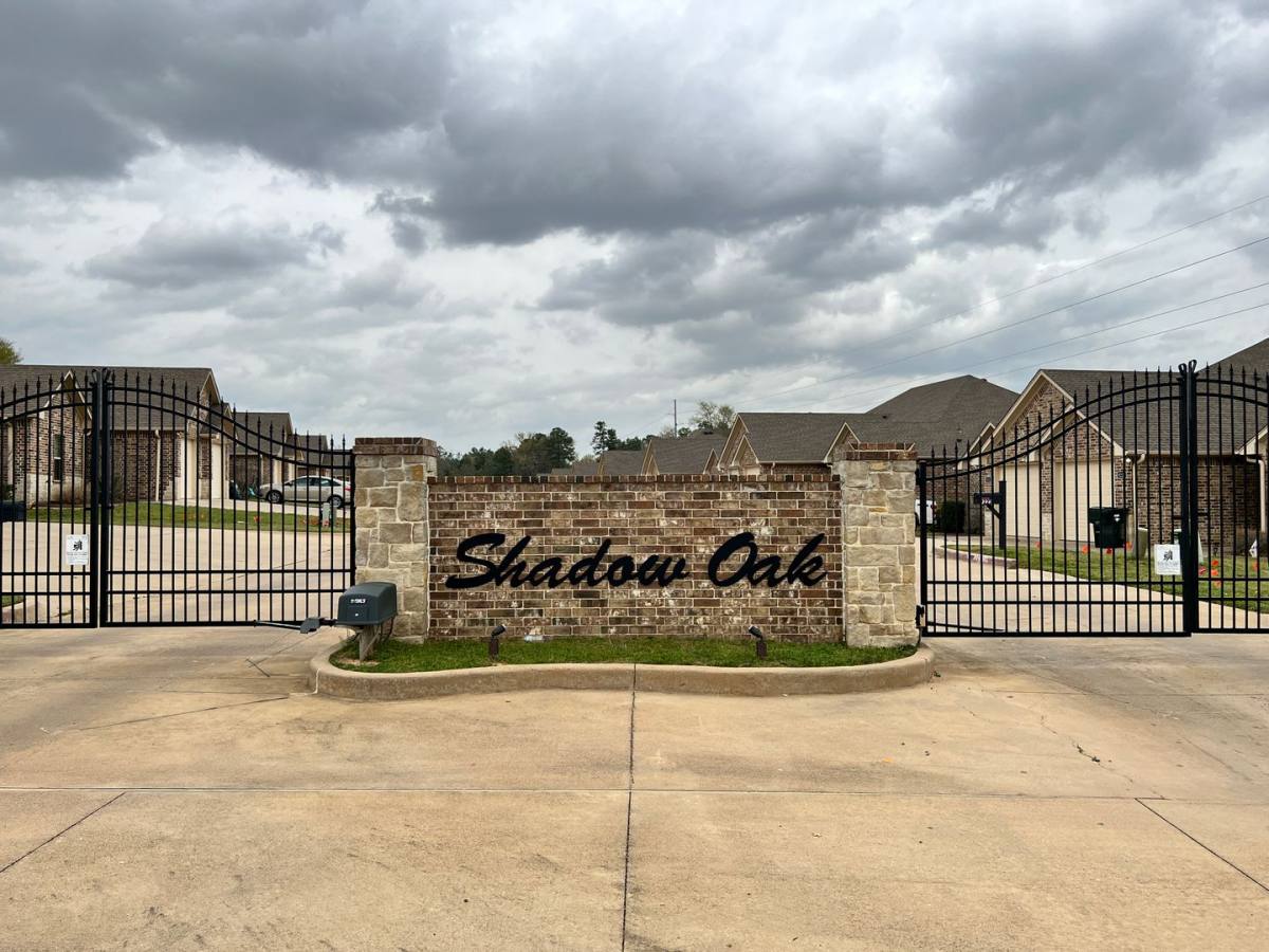 Townhouse for rent at 9100 Shadow Oak Dr, Tyler, TX 75707