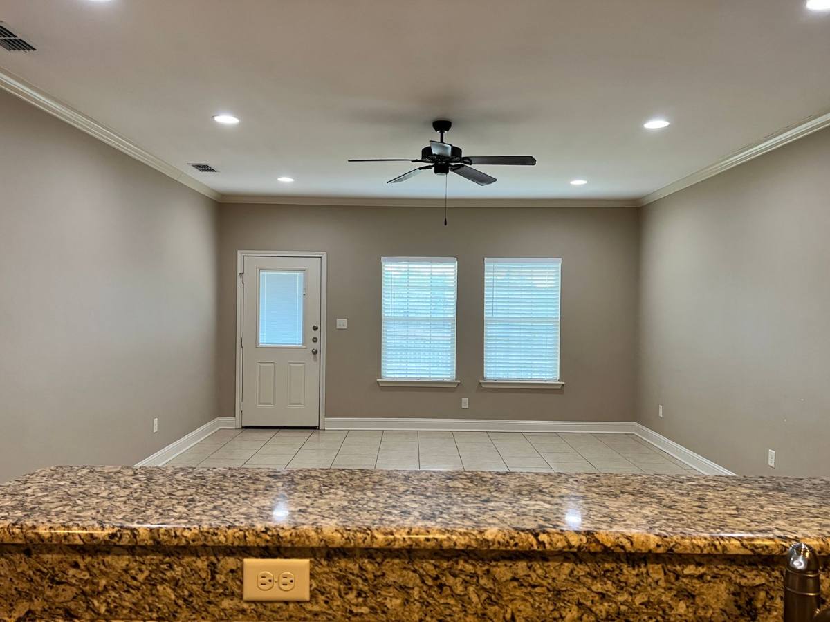 Townhouse for rent at 9100 Shadow Oak Dr, Tyler, TX 75707