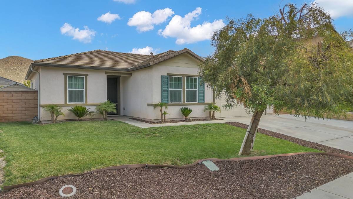 House for rent at 20720 Spring Mountain Rd, Riverside, CA 92507