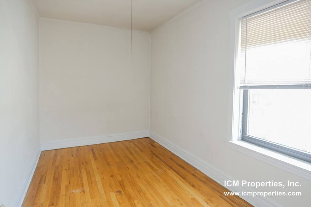 Apartment for rent at 4844 N Rockwell #3R, Chicago, IL 60625