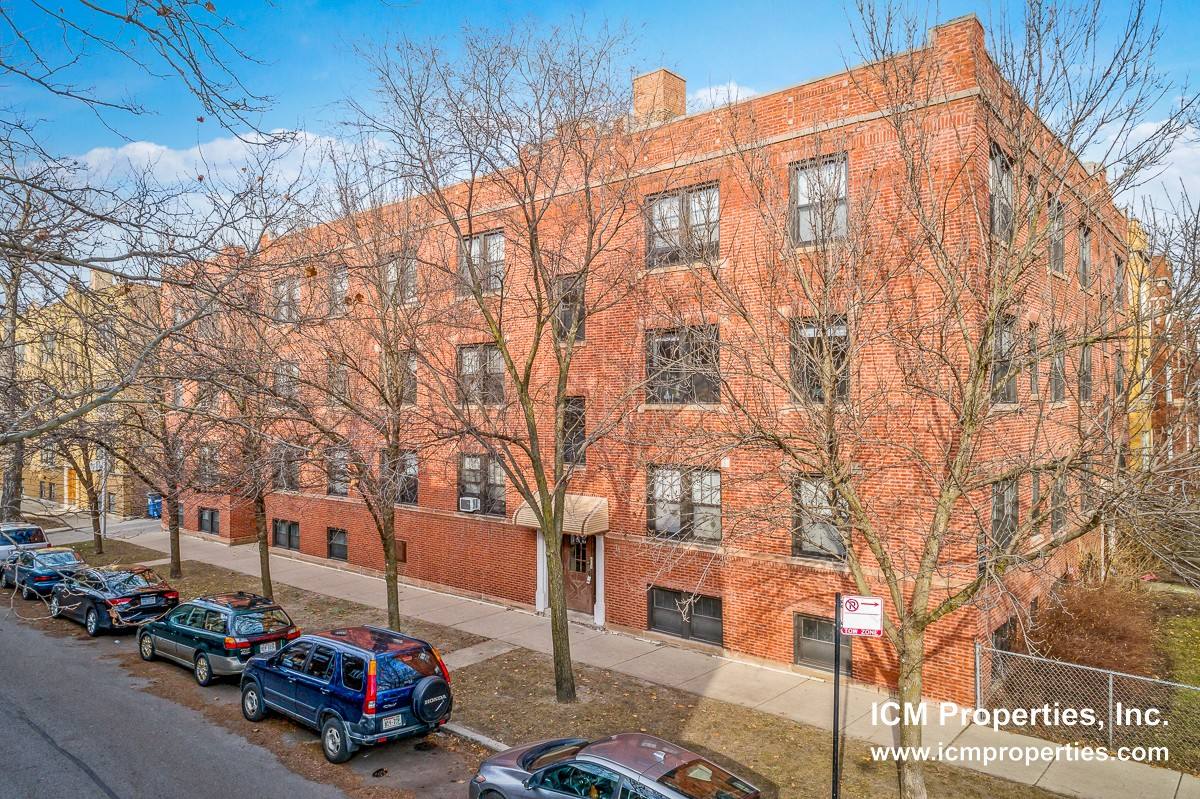 Apartment for rent at 4844 N Rockwell #3R, Chicago, IL 60625