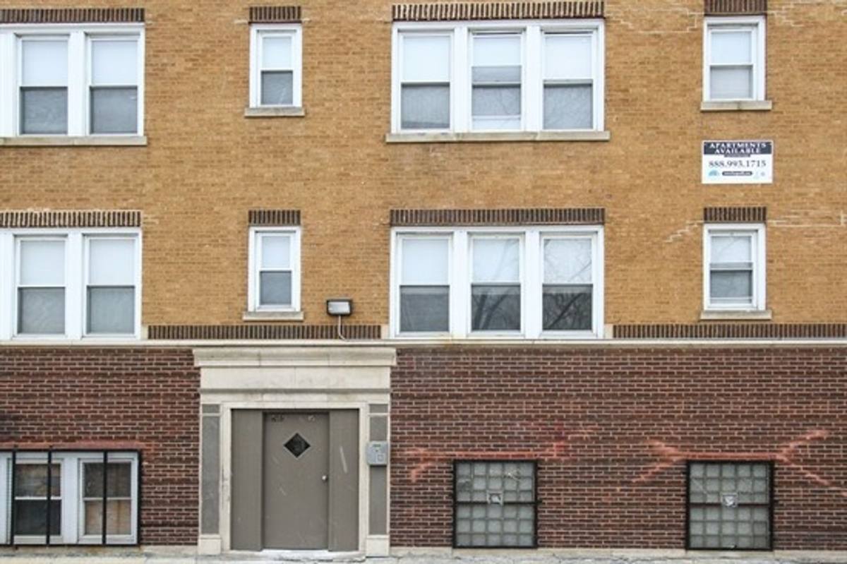 Apartment for rent at 7601 S Coles Ave, Chicago, IL 60649