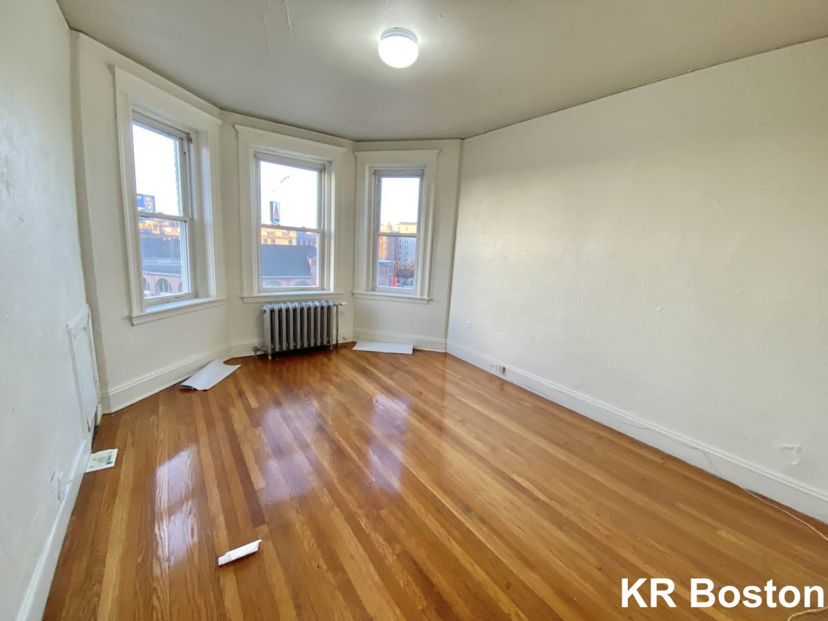 Apartment for rent at 1171 Boylston St #35, Boston, MA 02215