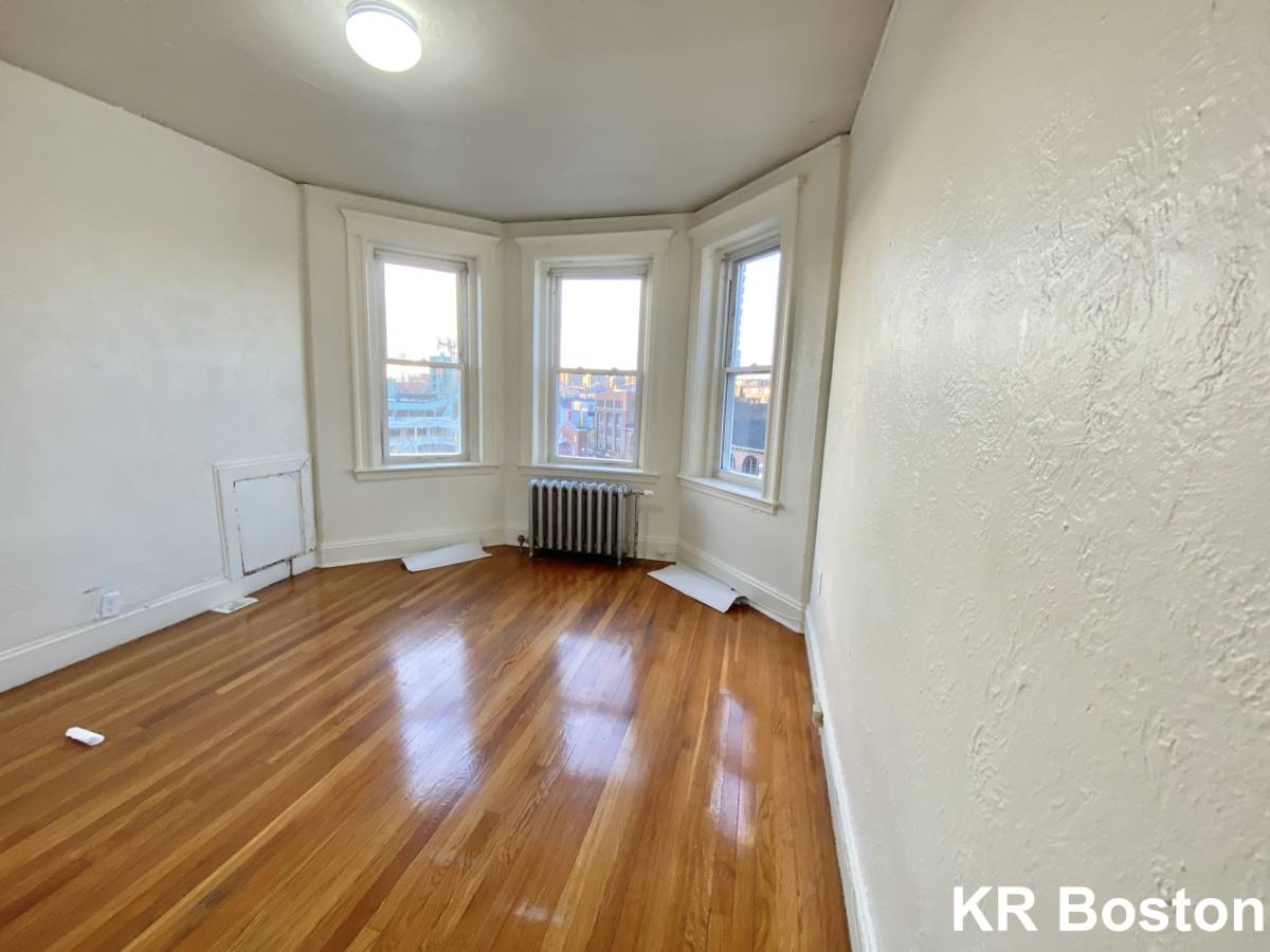 Apartment for rent at 1171 Boylston St #35, Boston, MA 02215