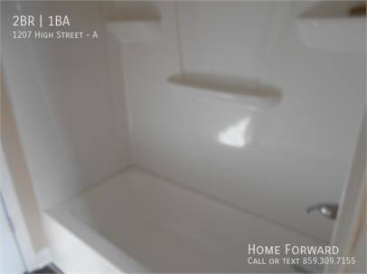 Apartment for rent at 1207 High St #A, Paris, KY 40361