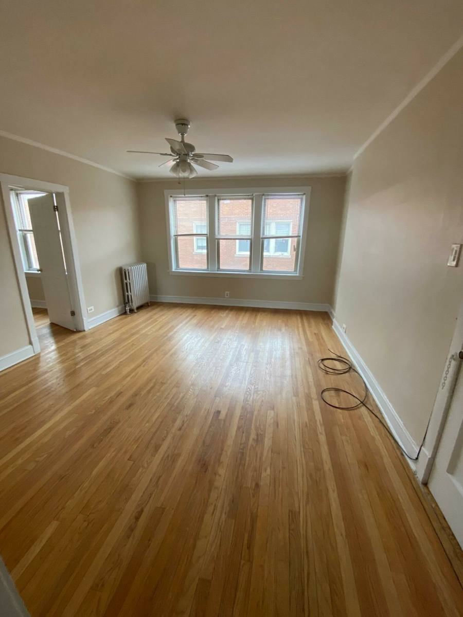 Apartment for rent at 2350 W Touhy #3I, Chicago, IL 60645