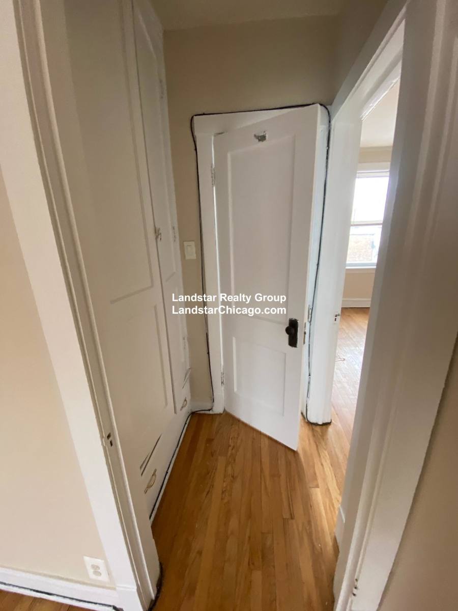 Apartment for rent at 2350 W Touhy #3I, Chicago, IL 60645