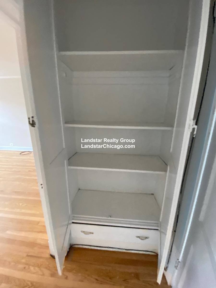 Apartment for rent at 2350 W Touhy #3I, Chicago, IL 60645