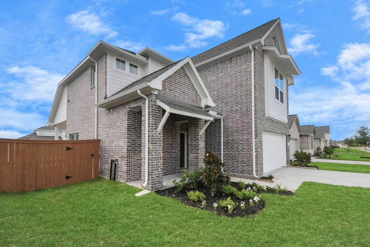 House for rent at 10534 Wildflower View Dr, Rosharon, TX 77583