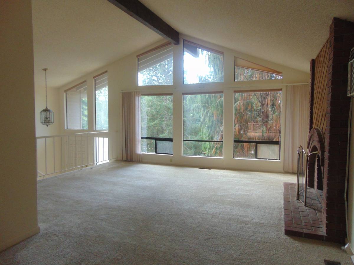 House for rent at 5920 138th Place SE, Bellevue, WA 98006