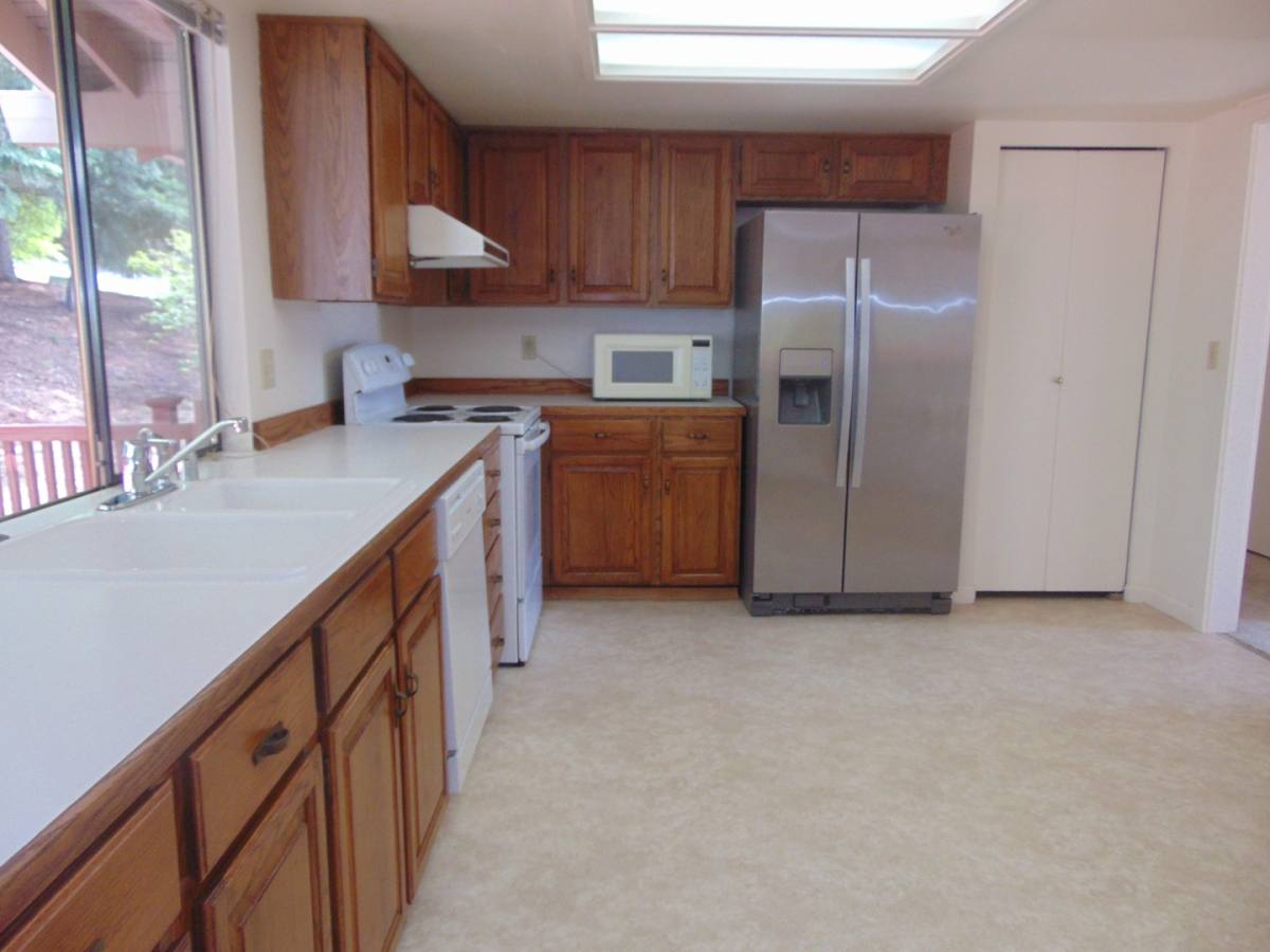 House for rent at 5920 138th Place SE, Bellevue, WA 98006