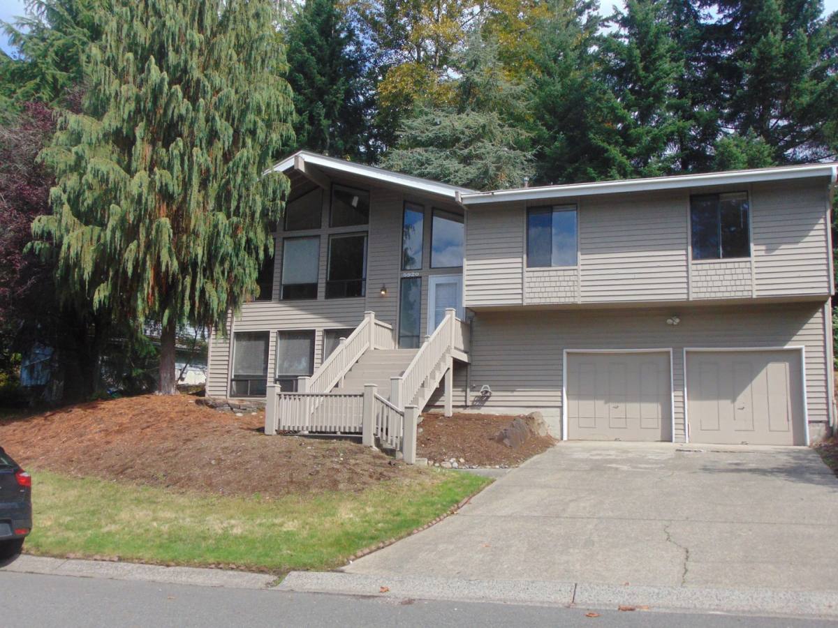 House for rent at 5920 138th Place SE, Bellevue, WA 98006