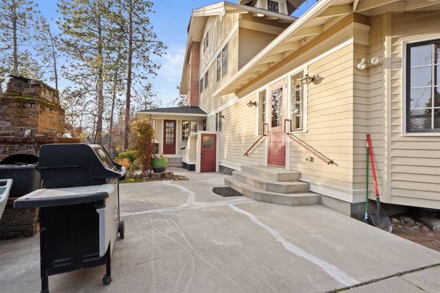 House for rent at 2407 S Garfield St, Spokane, WA 99203