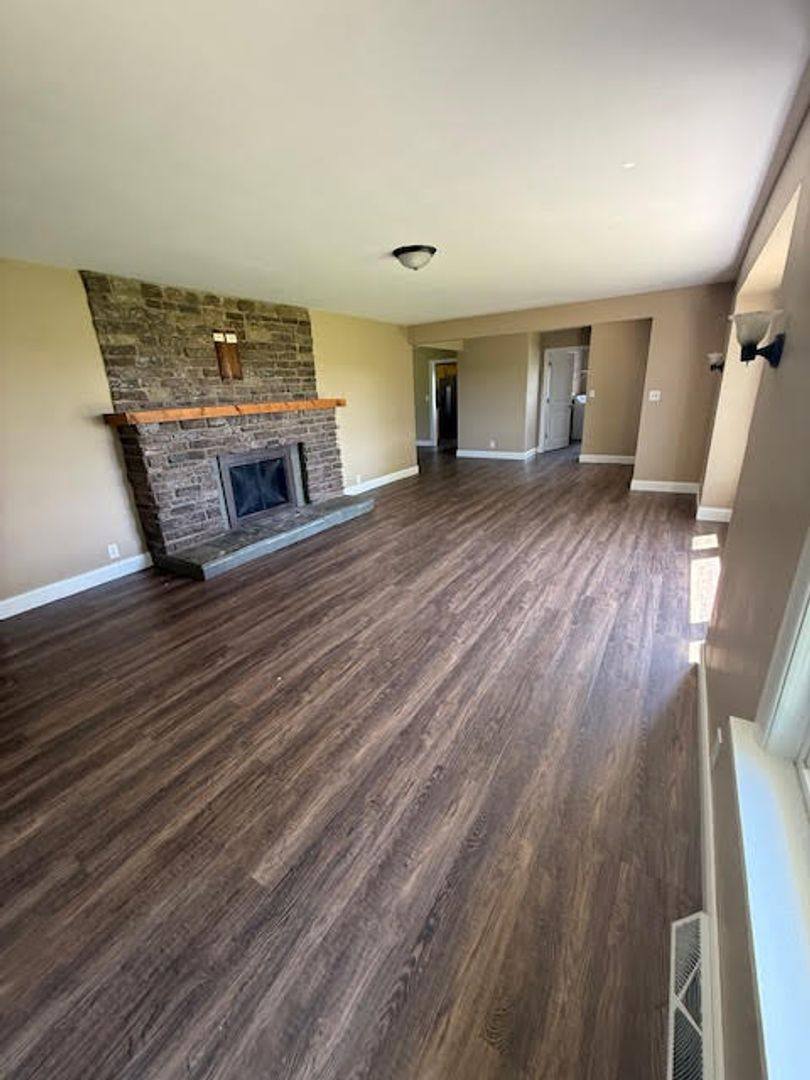 House for rent at 3313 Burnstien Rd, Auburn, IL 62615