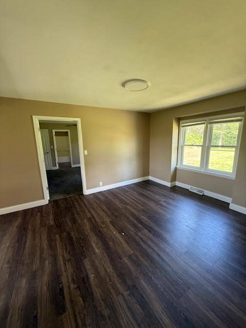 House for rent at 3313 Burnstien Rd, Auburn, IL 62615