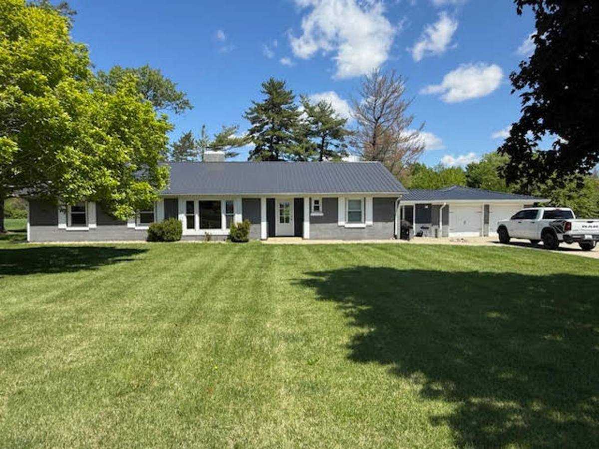 House for rent at 3313 Burnstien Rd, Auburn, IL 62615