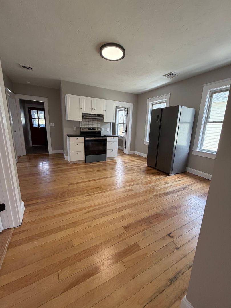 Apartment for rent at 19 Endicott St, Worcester, MA 01610