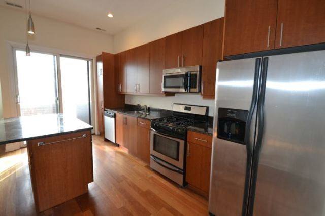 Apartment for rent at 1352 Augusta #P102, Chicago, IL 60642