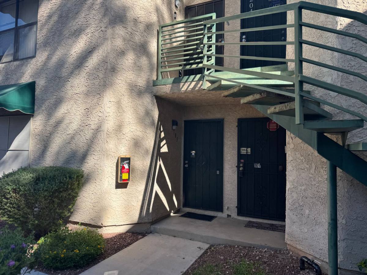 Apartment for rent at 520 Elm, Las Vegas, NV 89169