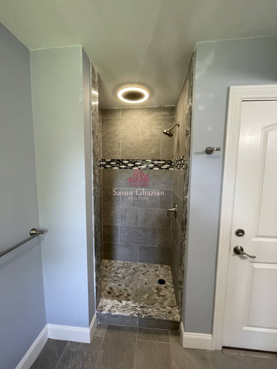 Apartment for rent at 6 Windsor St #2, Worcester, MA 01605