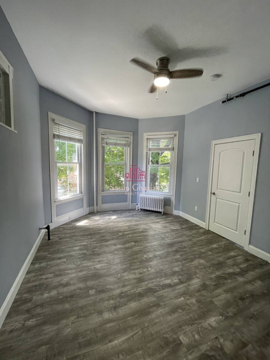 Apartment for rent at 6 Windsor St #2, Worcester, MA 01605