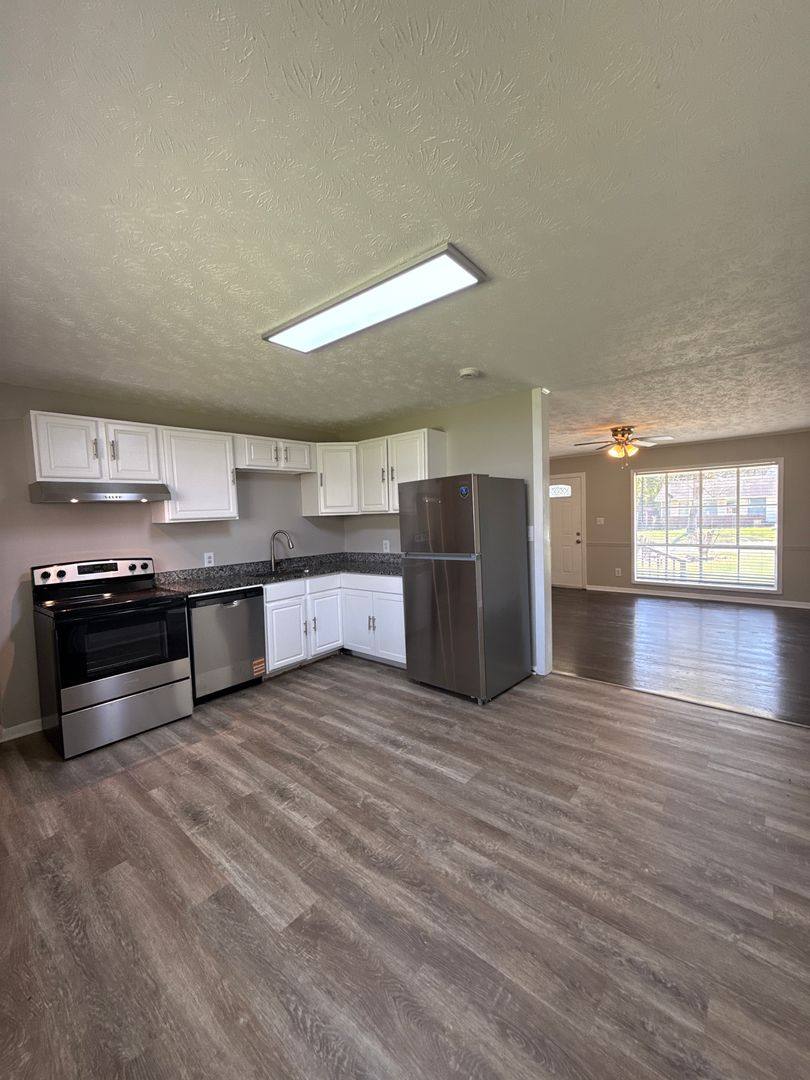 House for rent at 850 King Rd, Jonesboro, GA 30236