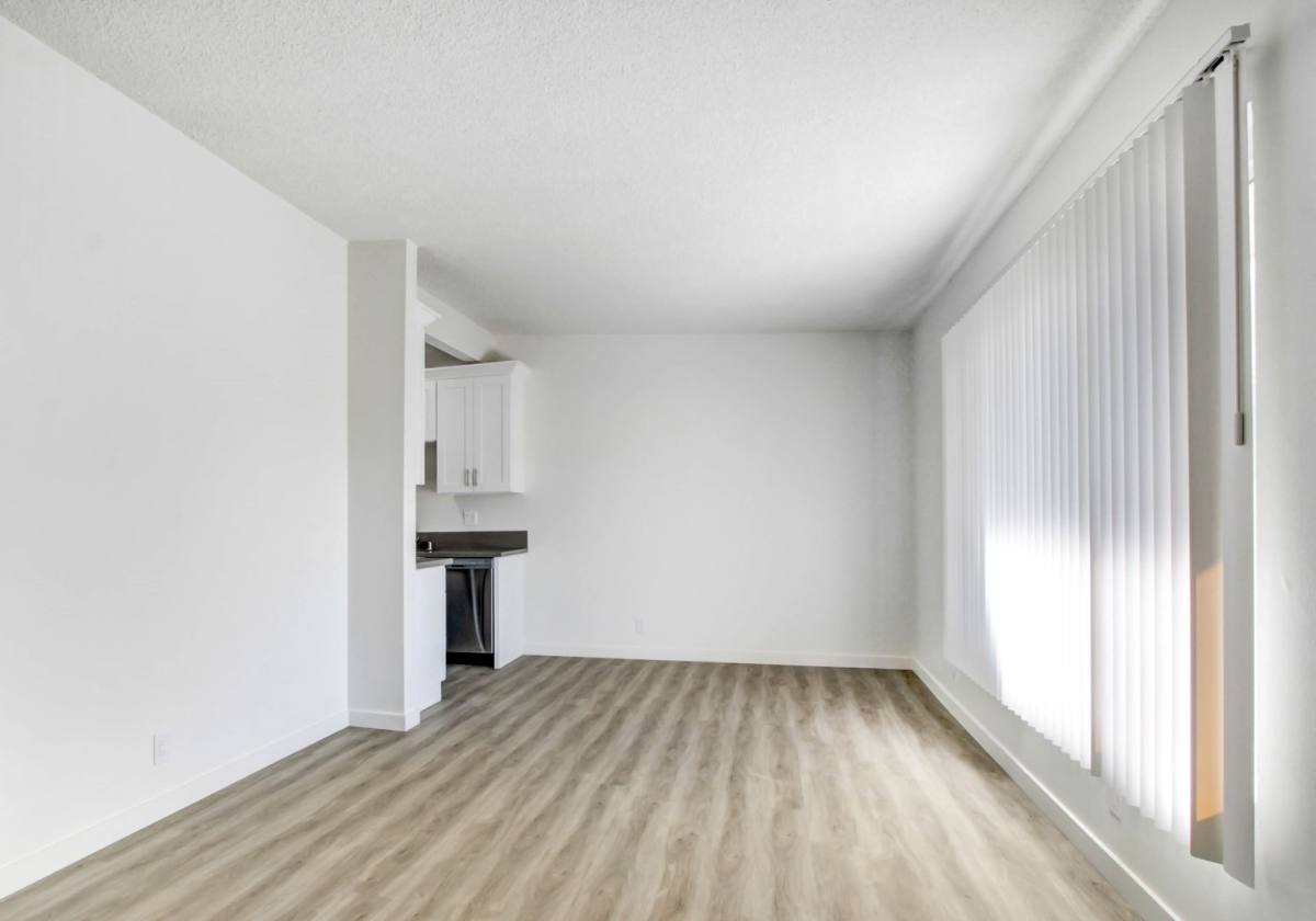 Apartment for rent at 1010 Pico Blvd, Santa Monica, CA 90405