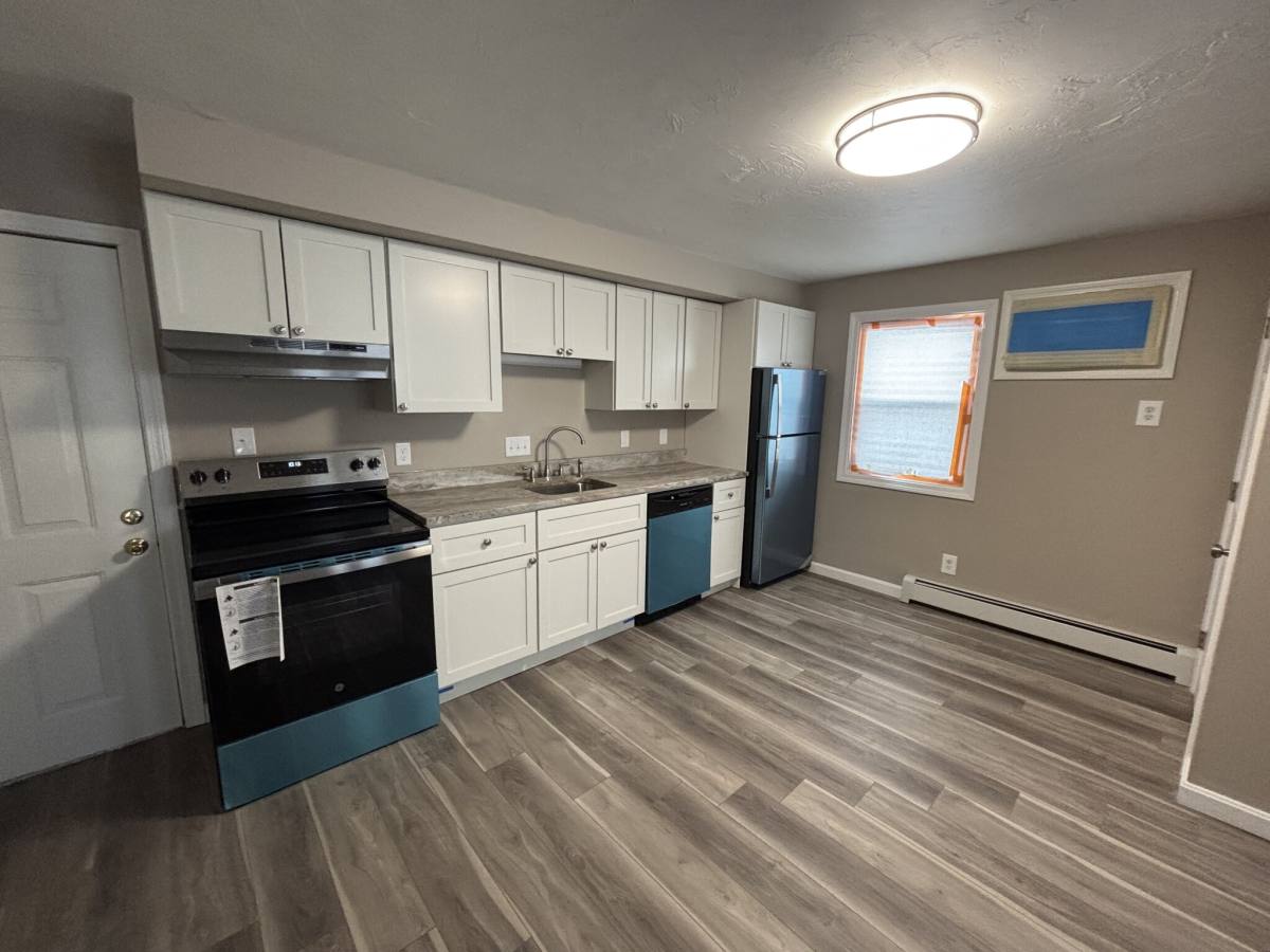 Townhouse for rent at 10 Henchman St #R, Worcester, MA 01605