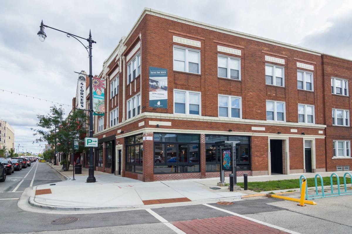 Apartment for rent at 4050 N Milwaukee Ave, Chicago, IL 60641