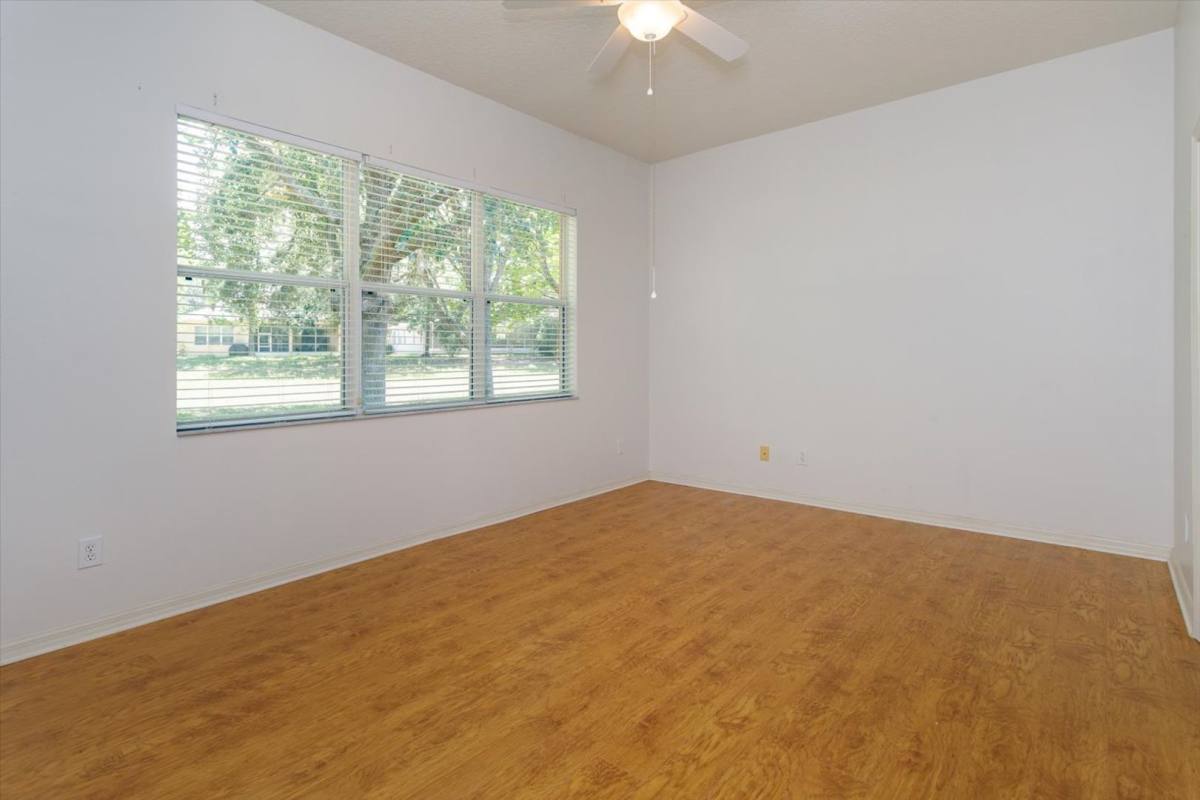 House for rent at 120 Crepe Myrtle Dr, Groveland, FL 34736