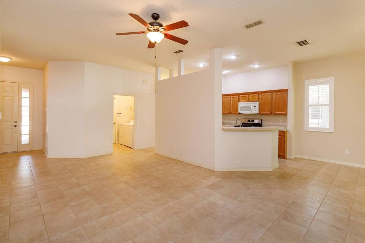 House for rent at 120 Crepe Myrtle Dr, Groveland, FL 34736