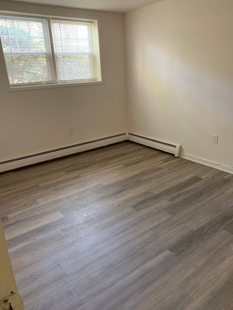 Apartment for rent at 14 Walden Place, Montclair, NJ 07042