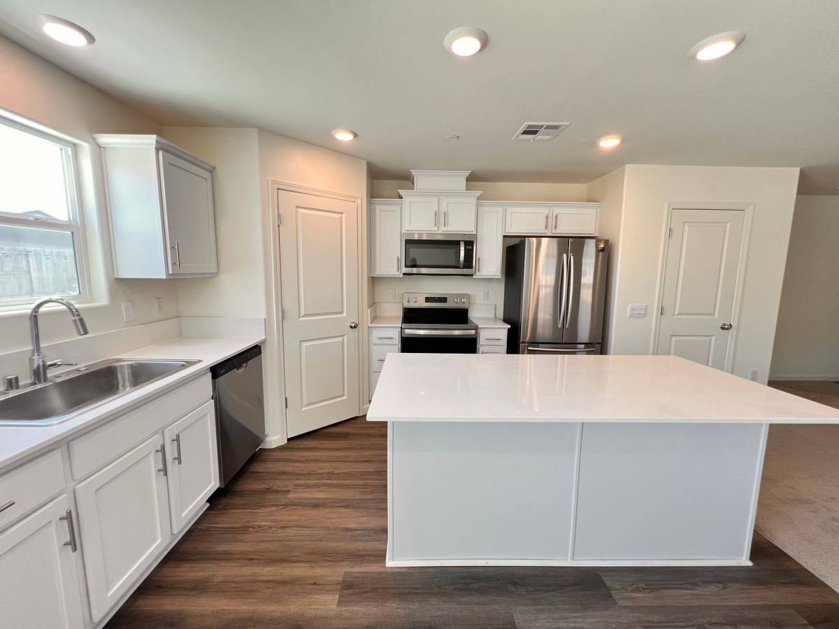 House for rent at 8603 Lunascape Ave, Bakersfield, CA 93311