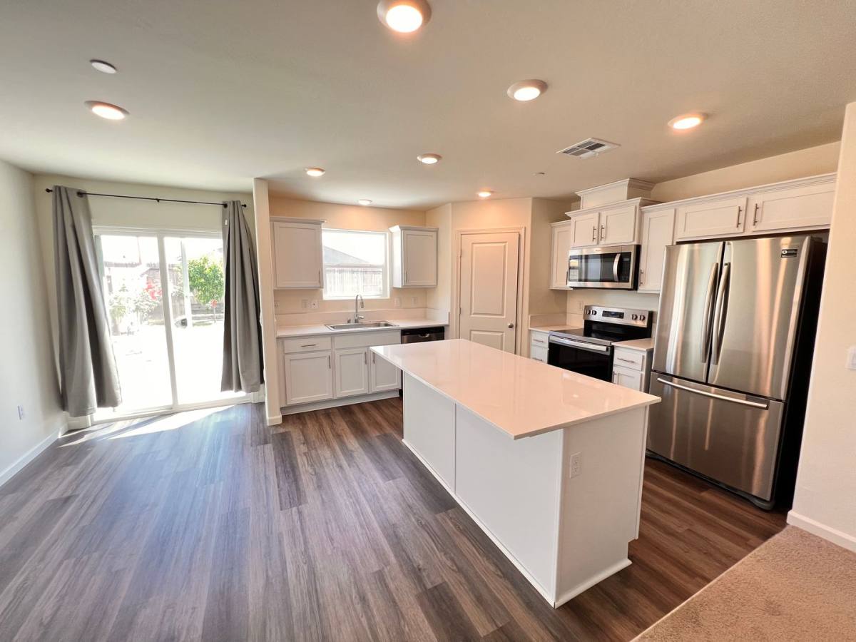House for rent at 8603 Lunascape Ave, Bakersfield, CA 93311