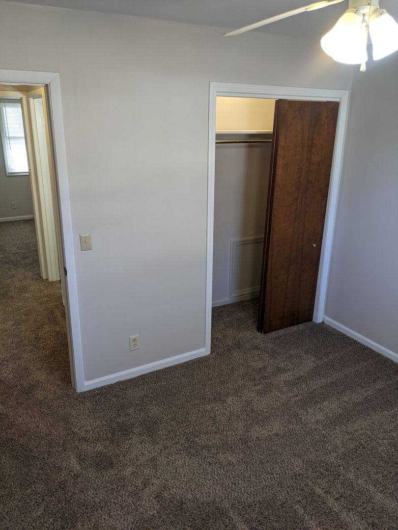 Apartment for rent at 302 S Proctor Lane, Saint Joseph, IL 61873