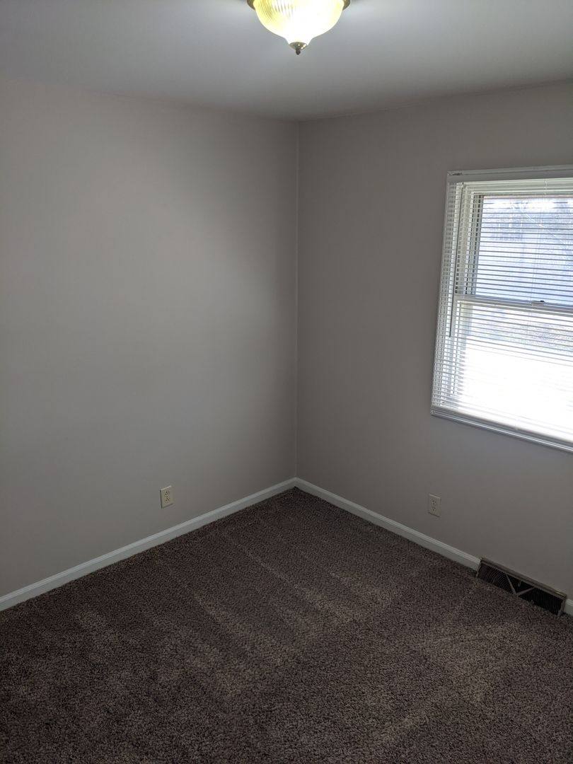 Apartment for rent at 302 S Proctor Lane, Saint Joseph, IL 61873