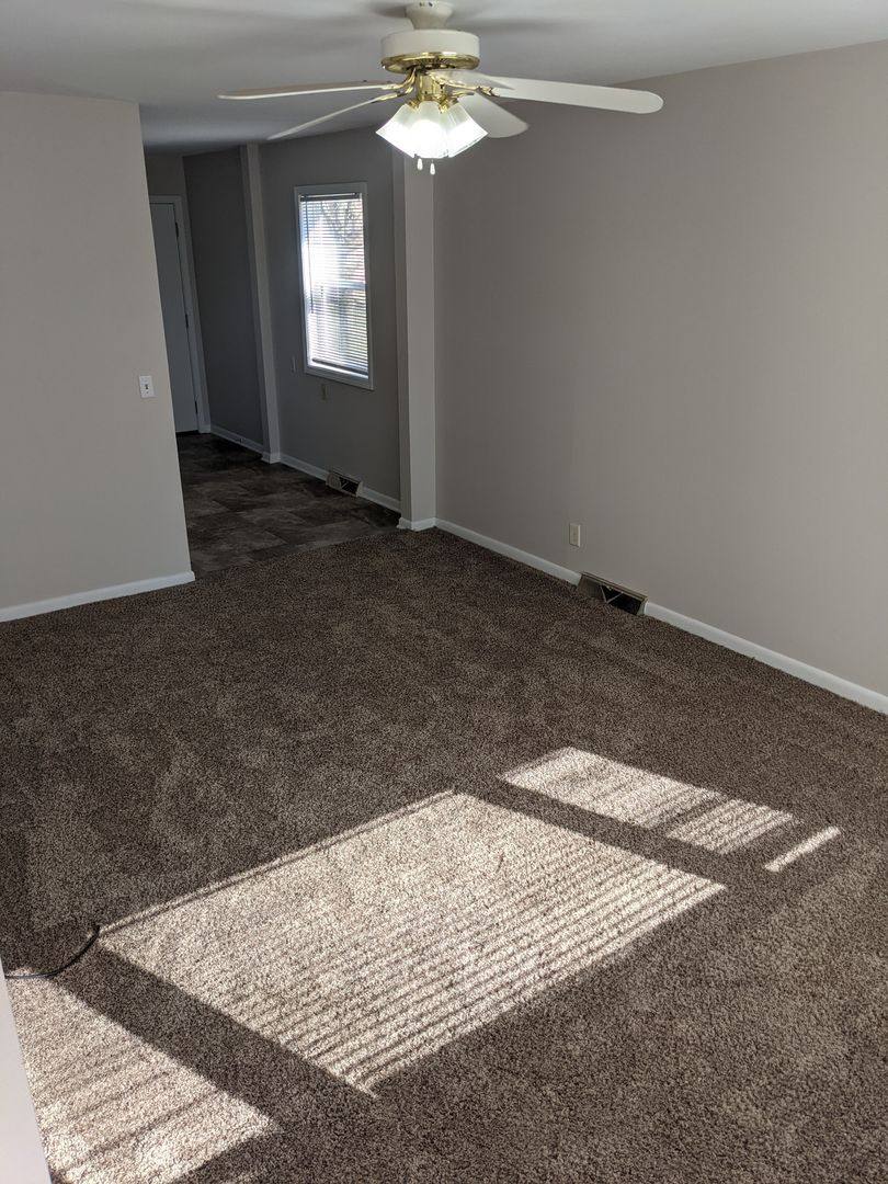 Apartment for rent at 302 S Proctor Lane, Saint Joseph, IL 61873