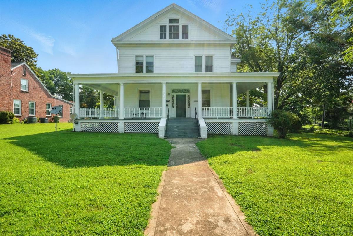 Apartment for rent at 312 First Ave, Farmville, VA 23901