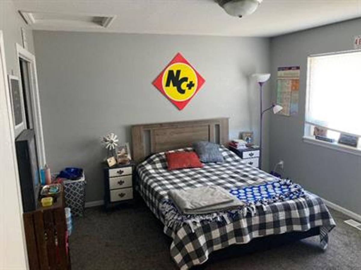 House for rent at 1717 Rockhill Rd, Manhattan, KS 66502