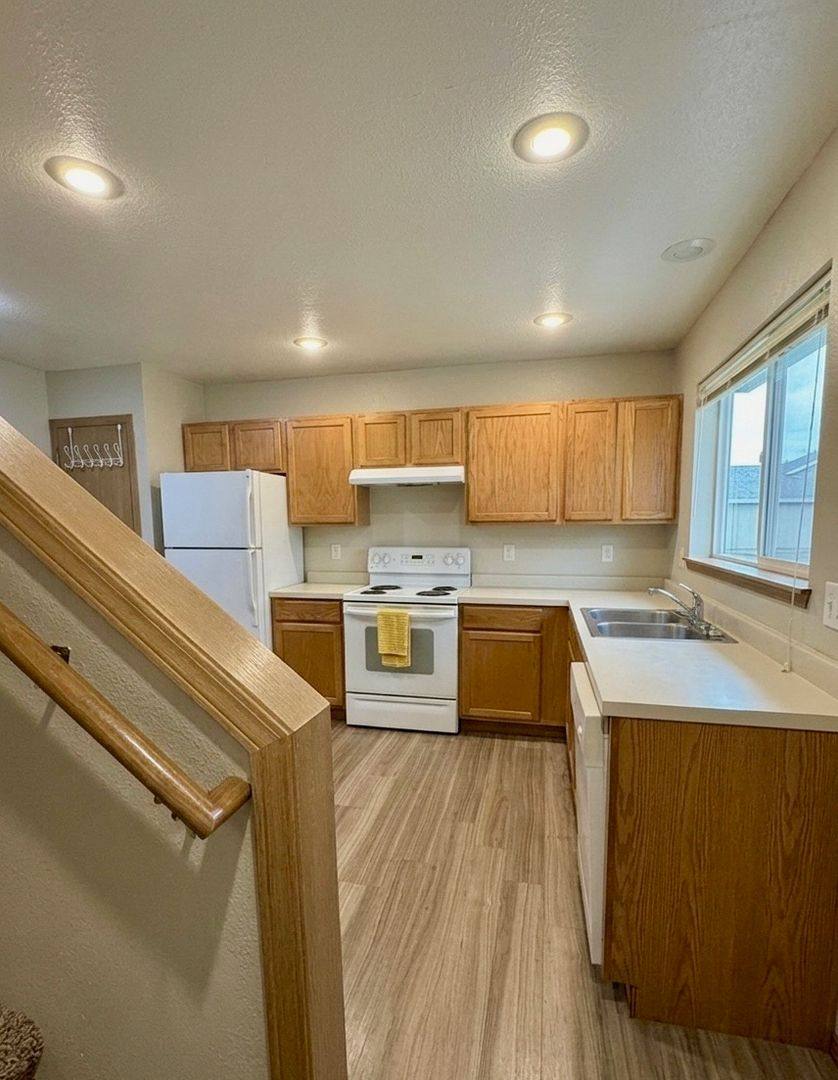 House for rent at 1717 Rockhill Rd, Manhattan, KS 66502