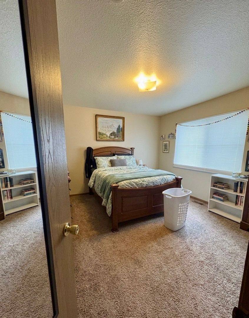 House for rent at 1717 Rockhill Rd, Manhattan, KS 66502